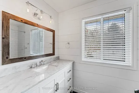 15 Callaghan Drive Barrie ON L4N 6E8