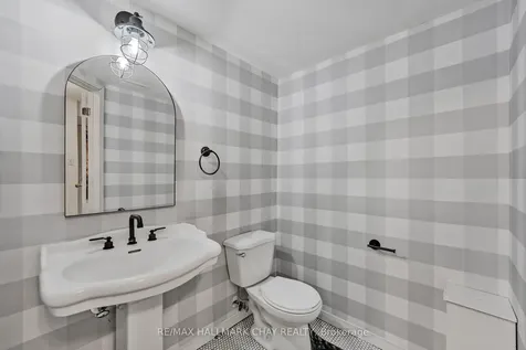 15 Callaghan Drive Barrie ON L4N 6E8