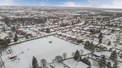 15 Callaghan Drive Barrie ON L4N 6E8