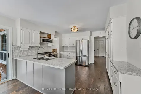 15 Callaghan Drive Barrie ON L4N 6E8