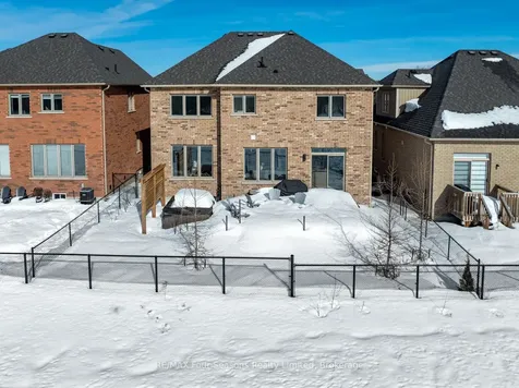 112 Kirby Avenue Collingwood ON L9Y 4C5