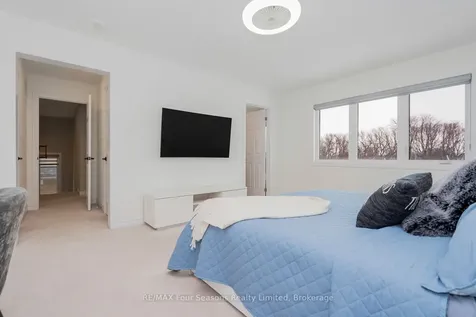 112 Kirby Avenue Collingwood ON L9Y 4C5