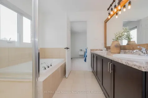 112 Kirby Avenue Collingwood ON L9Y 4C5