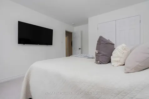 112 Kirby Avenue Collingwood ON L9Y 4C5