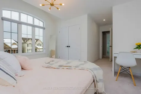 112 Kirby Avenue Collingwood ON L9Y 4C5