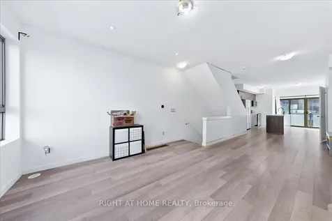 369 Essa Road Barrie ON L4M 4T5