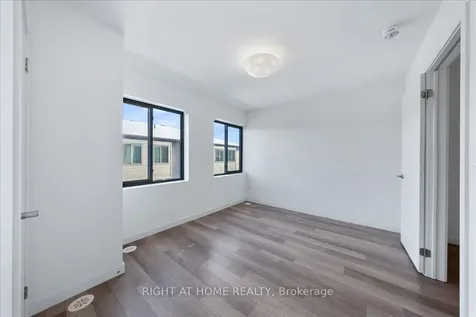 369 Essa Road Barrie ON L4M 4T5