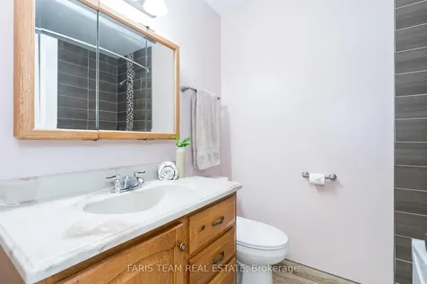 32 Trillium Crescent Barrie ON L4N 5K3