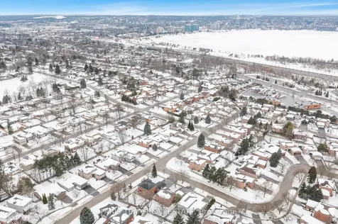 32 Trillium Crescent Barrie ON L4N 5K3