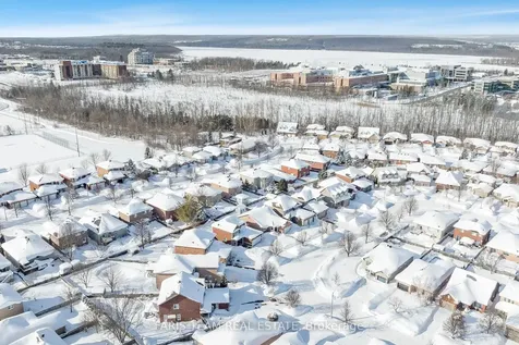 87 Tunbridge Road Barrie ON L4M 6S9