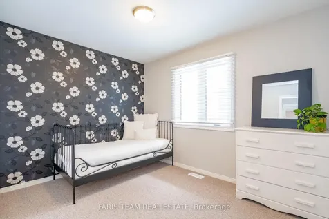 35 Street Vincent Street Barrie ON L4M 3Y3