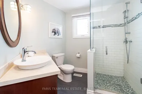 35 Street Vincent Street Barrie ON L4M 3Y3