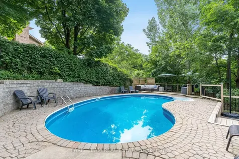 35 Street Vincent Street Barrie ON L4M 3Y3