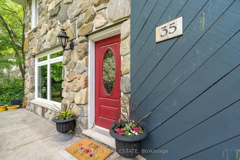 35 Street Vincent Street Barrie ON L4M 3Y3