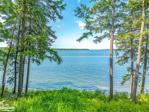 114 Gilwood Park Drive Penetanguishene ON L9M 1Z6