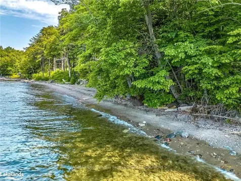 114 Gilwood Park Drive Penetanguishene ON L9M 1Z6