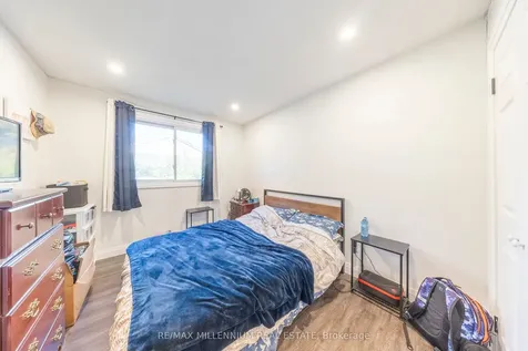 44 Oren Boulevard Barrie ON L4N 4M1