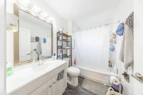 44 Oren Boulevard Barrie ON L4N 4M1