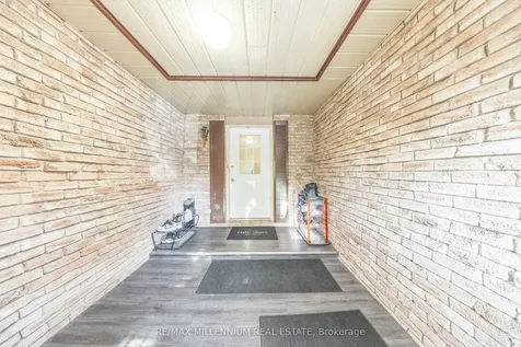 44 Oren Boulevard Barrie ON L4N 4M1