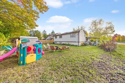 44 Oren Boulevard Barrie ON L4N 4M1