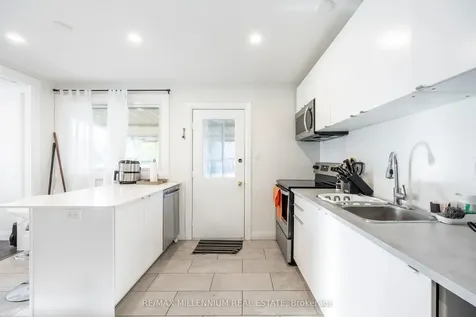 44 Oren Boulevard Barrie ON L4N 4M1