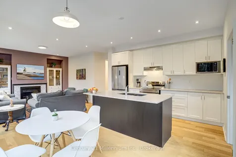 22 Kirby Avenue Collingwood ON L9Y 3W8