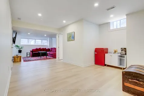 22 Kirby Avenue Collingwood ON L9Y 3W8