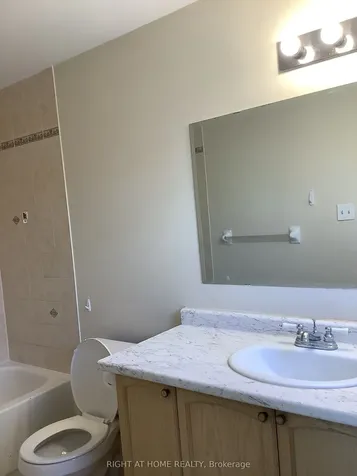 214 Dunsmore Lane Barrie ON L4M 7A3