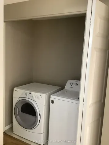 214 Dunsmore Lane Barrie ON L4M 7A3