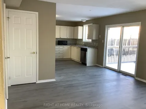 214 Dunsmore Lane Barrie ON L4M 7A3