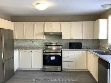 214 Dunsmore Lane Barrie ON L4M 7A3