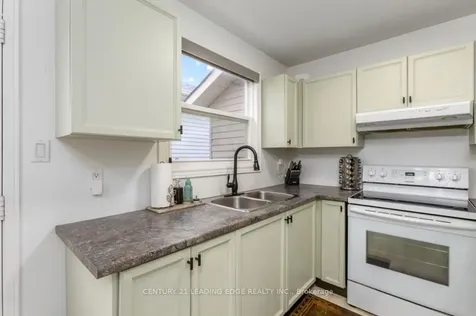 48 D'ambrosio Drive Barrie ON L4N 6V6