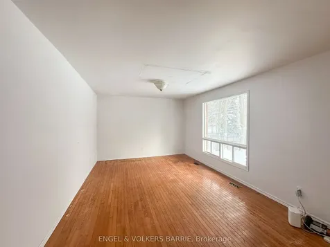 48 Redfern Avenue Barrie ON L4N 9G3