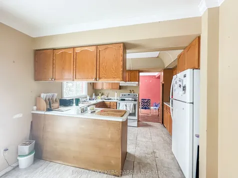 48 Redfern Avenue Barrie ON L4N 9G3