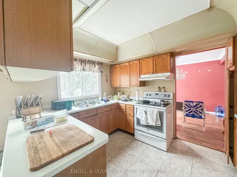 48 Redfern Avenue Barrie ON L4N 9G3