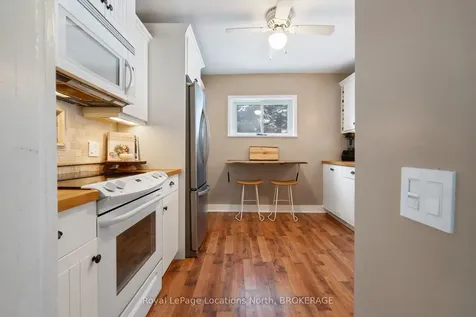 23 Elizabeth Street W Clearview ON L0M 1G0