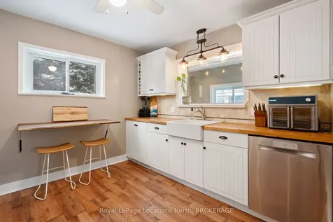 23 Elizabeth Street W Clearview ON L0M 1G0