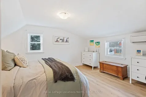 23 Elizabeth Street W Clearview ON L0M 1G0