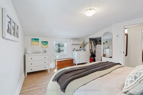 23 Elizabeth Street W Clearview ON L0M 1G0