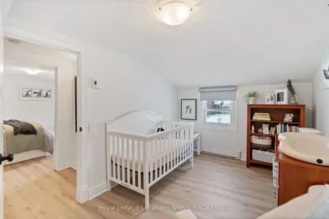 23 Elizabeth Street W Clearview ON L0M 1G0