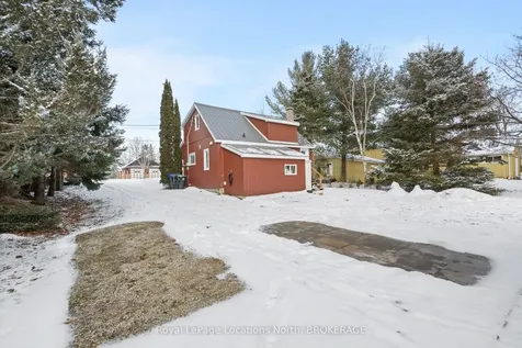 23 Elizabeth Street W Clearview ON L0M 1G0