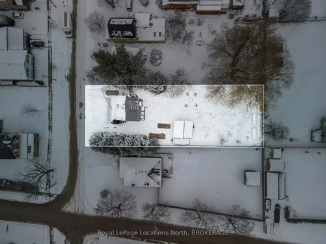 23 Elizabeth Street W Clearview ON L0M 1G0