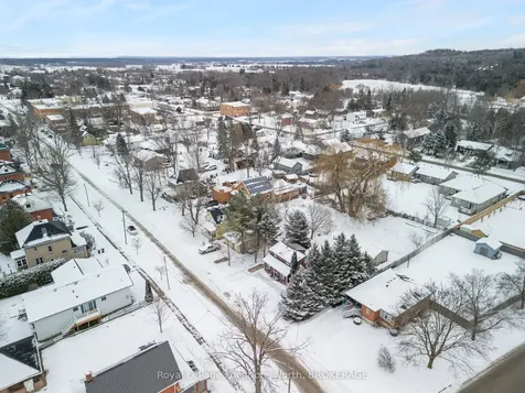 23 Elizabeth Street W Clearview ON L0M 1G0