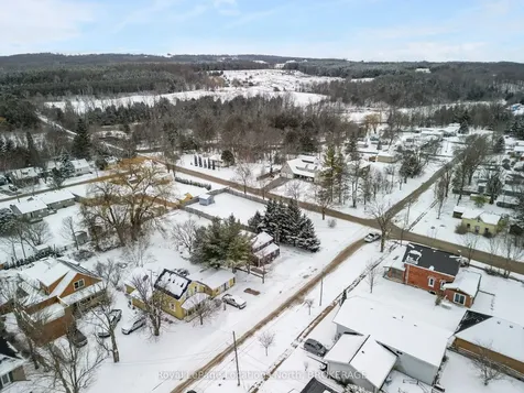 23 Elizabeth Street W Clearview ON L0M 1G0