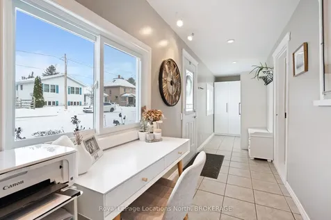 23 Elizabeth Street W Clearview ON L0M 1G0