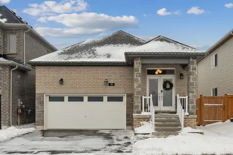 33 Mabern Street Barrie ON L9J 0H9