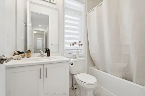 33 Mabern Street Barrie ON L9J 0H9