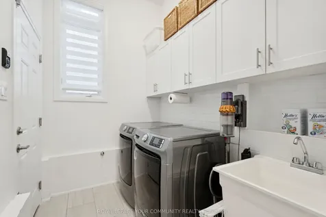 33 Mabern Street Barrie ON L9J 0H9