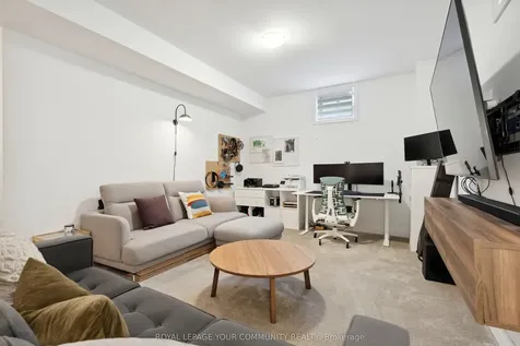 33 Mabern Street Barrie ON L9J 0H9