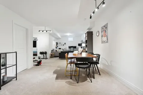 33 Mabern Street Barrie ON L9J 0H9